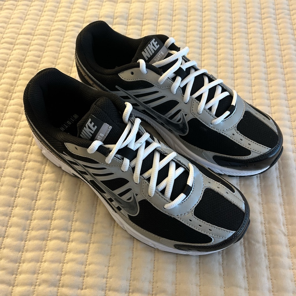 Nike Darts White And Black